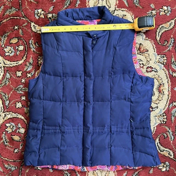 Lilly Pulitzer Reversible Puffer Vest in True Navy/Paisley - Size XL - Picture 7 of 9